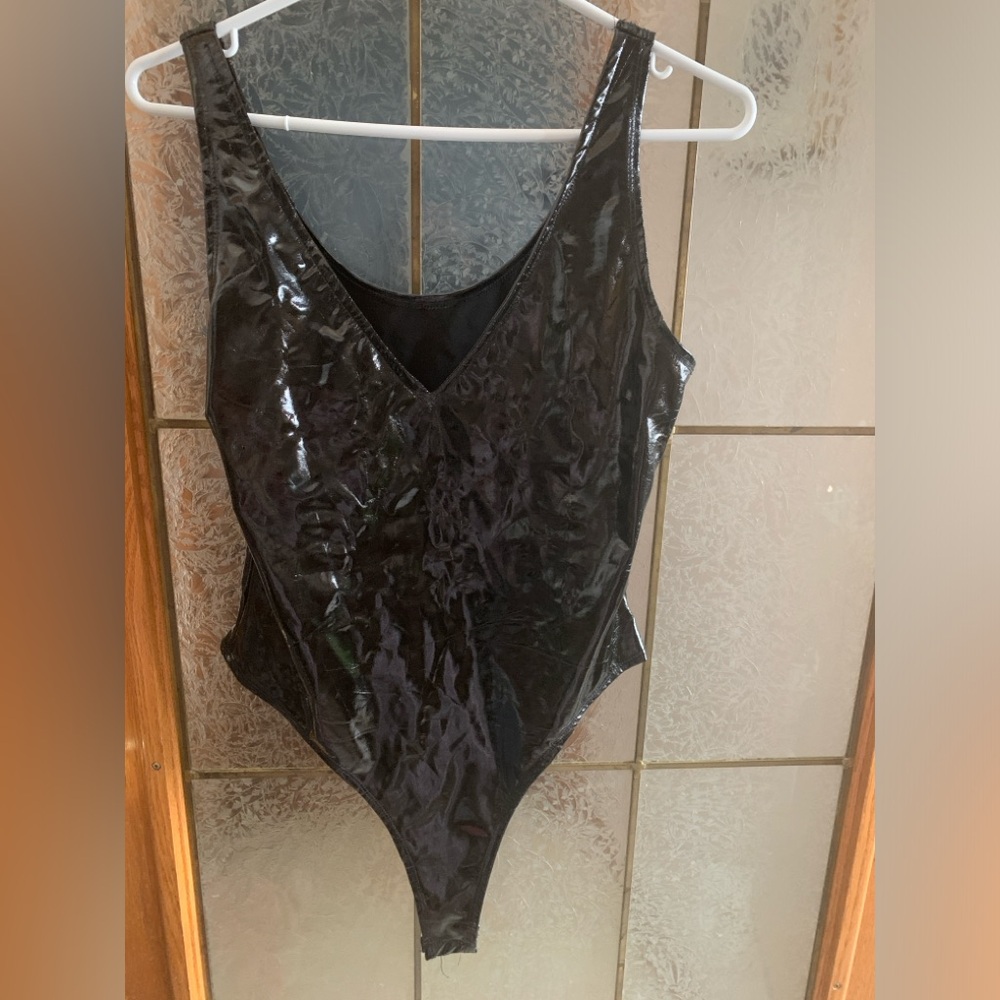 FAUX LEATHER BODYSUIT